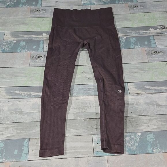 Savvi Pants - Savvi Workout Pants size Medium
